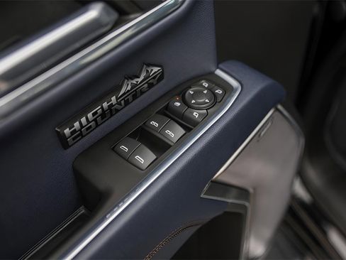 Used 2023 Chevrolet Silverado 1500 High Country w/ Technology Package image 26