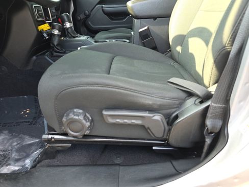 Used 2021 Jeep Wrangler Unlimited Sport AWD/4WD image 24