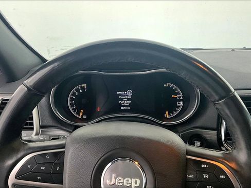 Used 2019 Jeep Grand Cherokee Altitude image 26