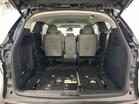 Used 2025 Toyota Sienna XLE image 53