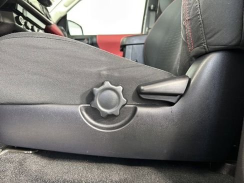 Used 2018 Toyota Tacoma SR5 image 22