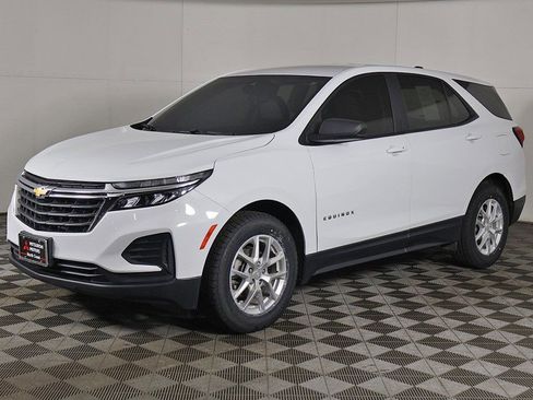 Used 2022 Chevrolet Equinox LS w/ LS Convenience Package FWD image 5