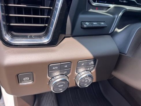 Used 2023 GMC Sierra 1500 Denali w/ Denali Reserve Package AWD/4WD image 20