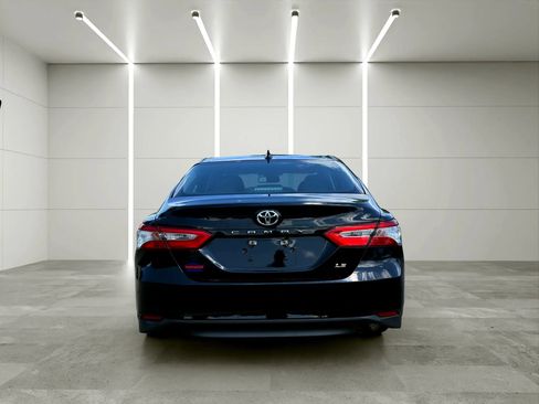 Used 2020 Toyota Camry LE w/ Convenience Package FWD image 6