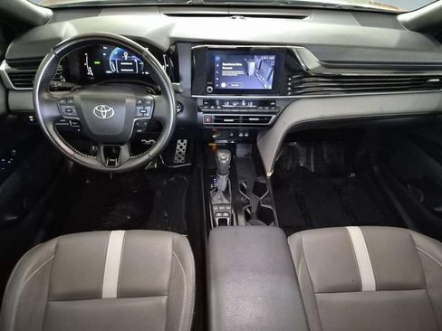 Used 2025 Toyota Camry SE FWD image 28