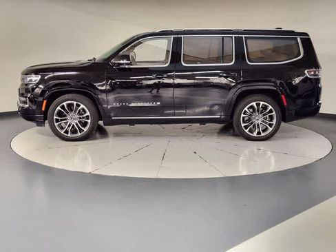 Used 2022 Jeep Grand Wagoneer Series III AWD/4WD image 7