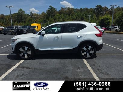 Used 2021 Volvo XC40 T4 Momentum