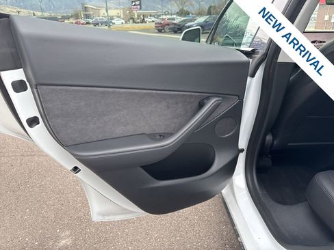 Used 2022 Tesla Model Y Performance image 16