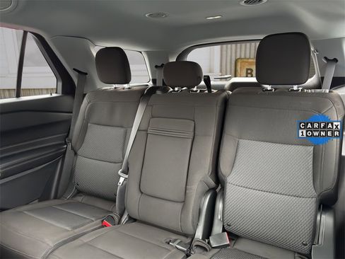 Certified 2022 Ford Explorer XLT image 10