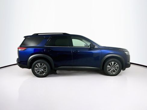 Used 2025 Nissan Pathfinder SV AWD/4WD image 10