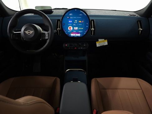 Used 2025 MINI Cooper Countryman SE w/ Comfort Package Max image 9