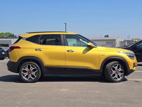 Used 2021 Kia Seltos SX w/ SX Sunroof Package AWD/4WD image 28