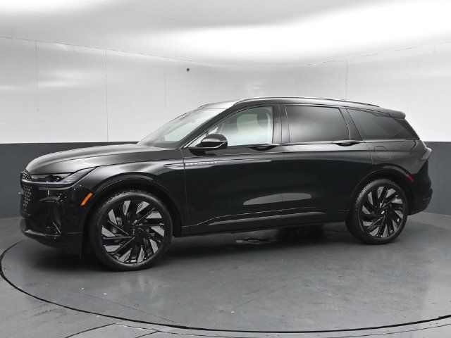 Certified 2026 Lincoln Nautilus Reserve w/ Jet Appearance Package AWD/4WD image 4