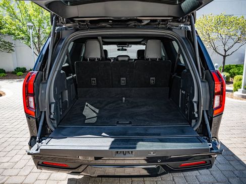 Used 2025 Ford Expedition Max Platinum w/ Stealth Appearance Package AWD/4WD image 42