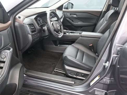 Used 2023 Nissan Rogue SV w/ SV Premium B Package FWD image 18