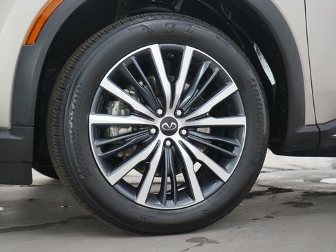 Used 2024 INFINITI QX60 Sensory image 33