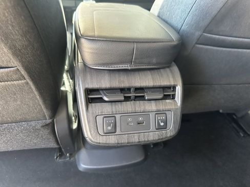 Used 2023 Nissan Ariya FWD image 40