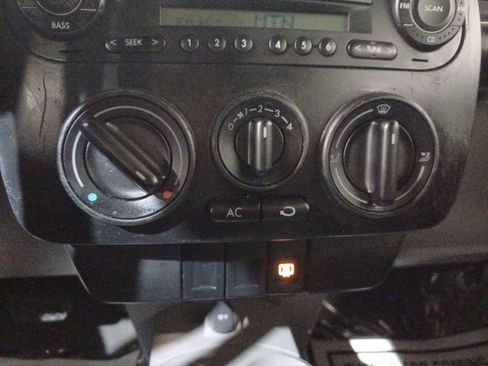 Used 2005 Volkswagen Beetle GLS image 16