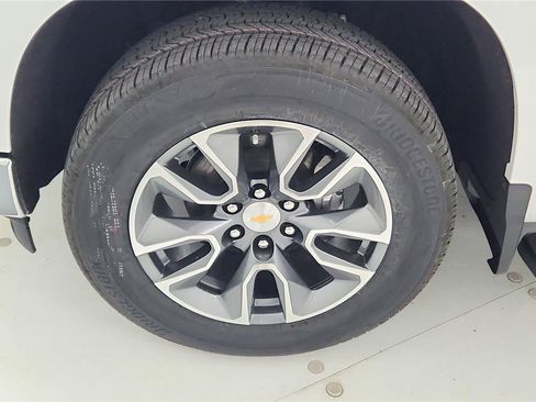Used 2026 Chevrolet Silverado 1500 LT w/ Protection Package AWD/4WD image 19