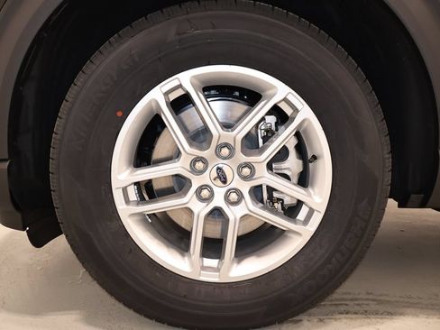 New 2026 Ford Explorer Active AWD/4WD image 35