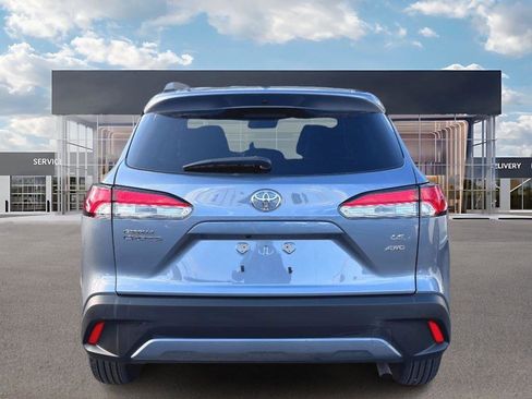 Used 2024 Toyota Corolla Cross LE w/ Moonroof Package image 5