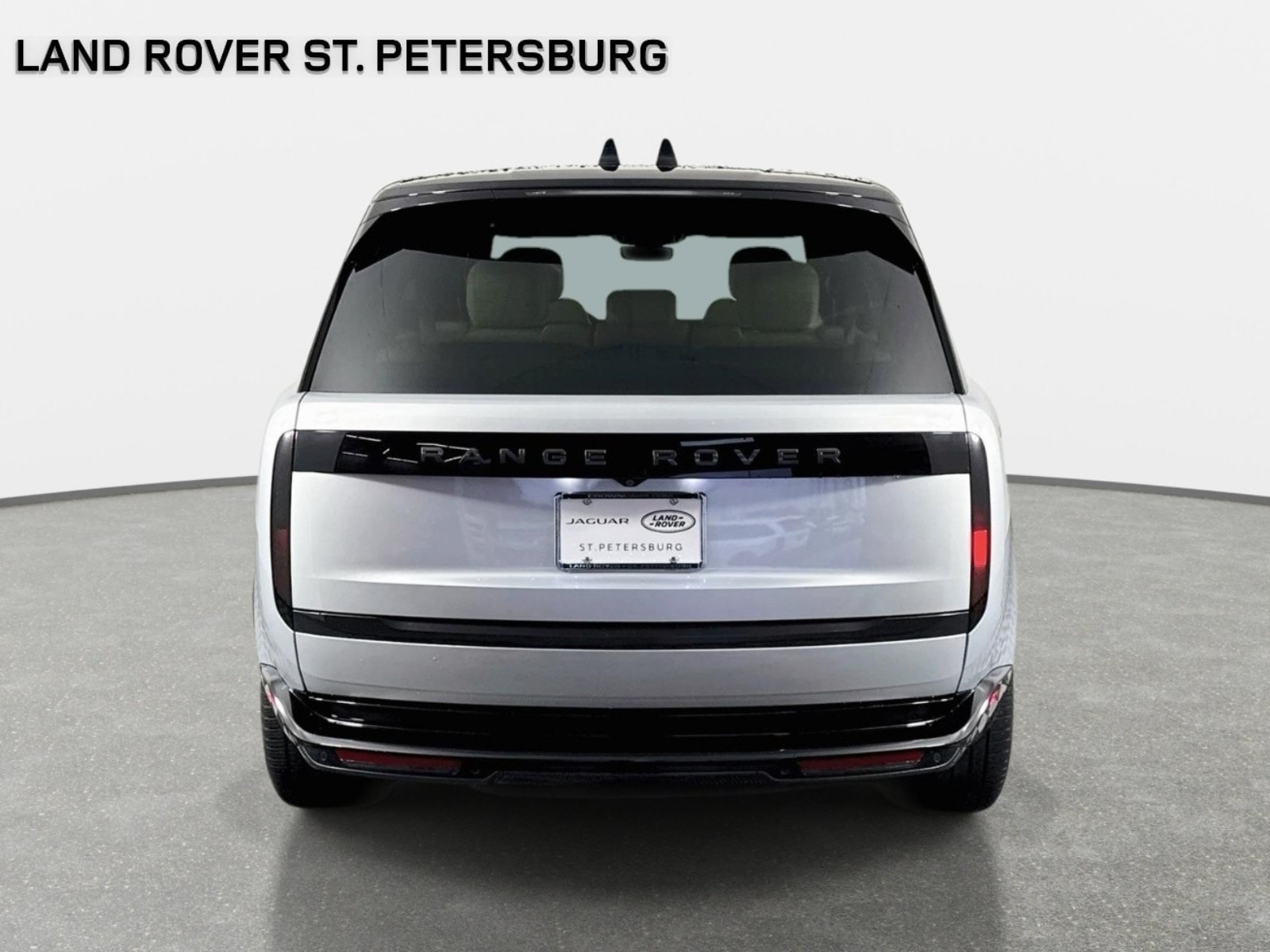 Used 2024 Land Rover Range Rover Long Wheelbase SE AWD/4WD image 6
