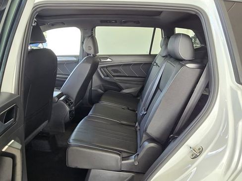 Certified 2022 Volkswagen Tiguan SE R-Line image 14