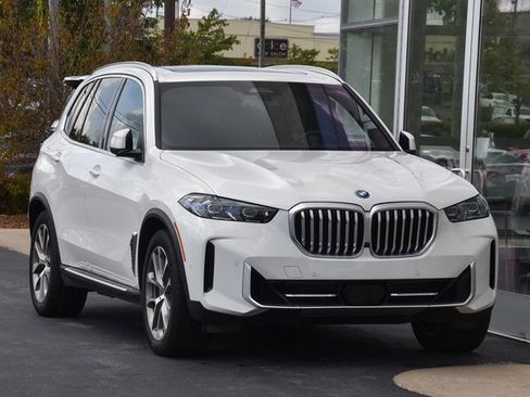 Used 2024 BMW X5 xDrive50e image 8