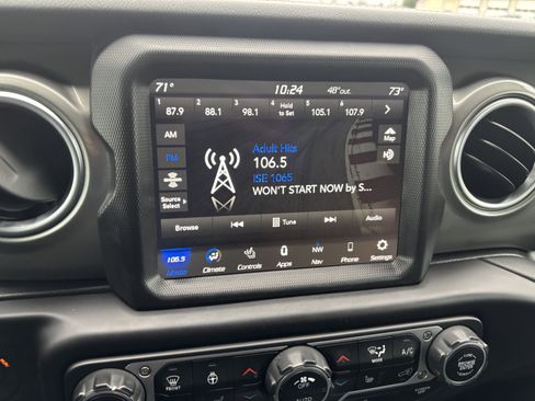 Used 2023 Jeep Wrangler Sahara w/ Cold Weather Group image 17