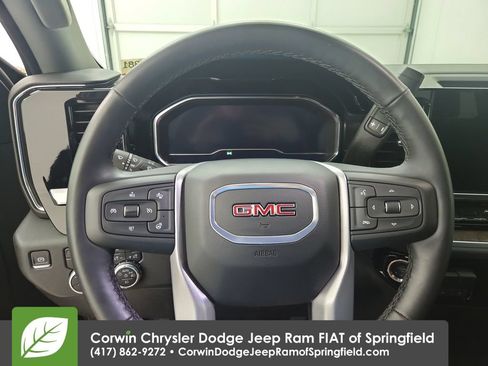 Used 2025 GMC Sierra 1500 SLT AWD/4WD image 21