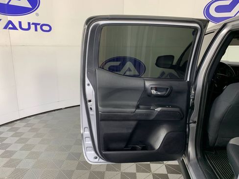 Used 2020 Toyota Tacoma TRD Sport w/ Technology Package RWD image 29