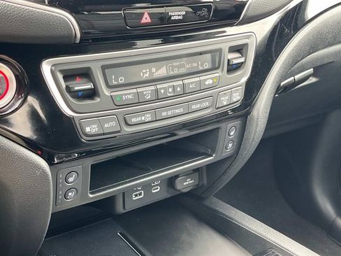 Used 2025 Honda Passport Black Edition image 34