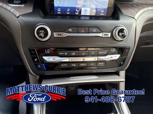 Certified 2020 Ford Explorer Platinum w/ Premium Technology Package AWD/4WD image 20