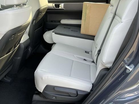 Used 2025 Hyundai Santa Fe SEL FWD image 13
