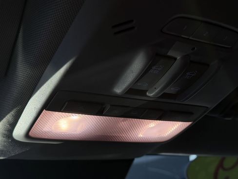 Used 2019 Buick Encore Essence image 57