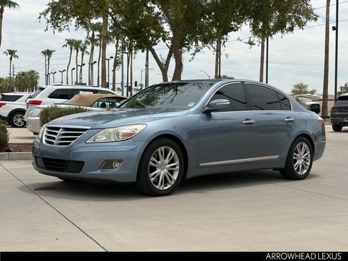 Used 2011 Hyundai Genesis 4.6 RWD image 2