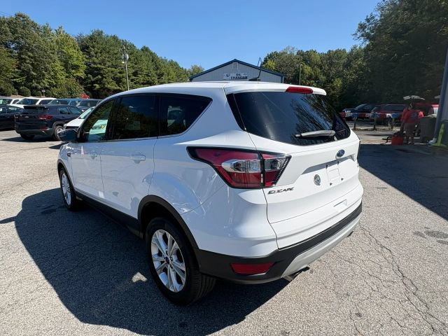 Used 2017 Ford Escape SE FWD image 3