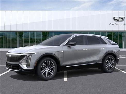 New 2026 Cadillac Lyriq Luxury image 2