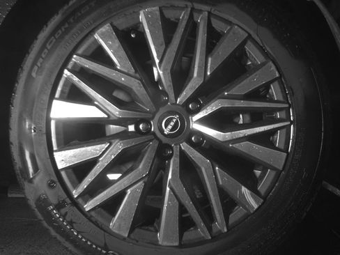 Used 2025 Nissan Altima 2.5 SV FWD image 13