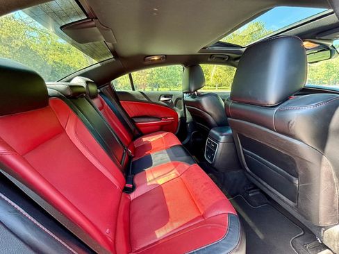 Used 2015 Dodge Charger SXT w/ AWD Plus Group image 18
