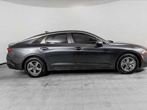 Used 2022 Kia K5 LXS FWD image 9