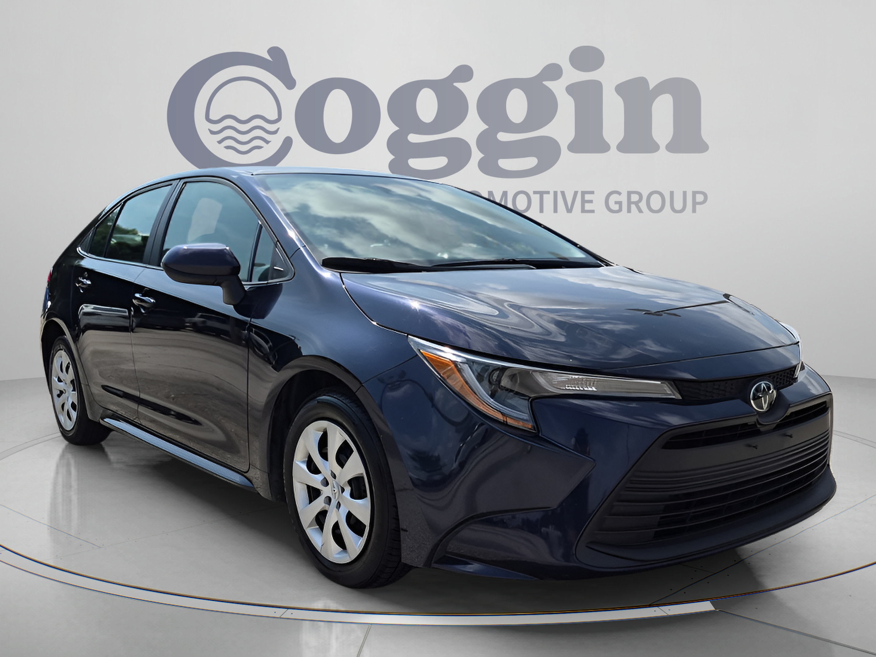Used 2025 Toyota Corolla LE FWD image 8