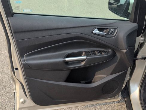 Used 2017 Ford Escape SE FWD image 17