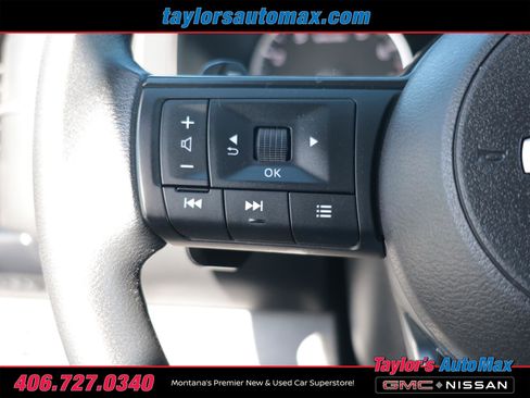 Used 2024 Nissan Pathfinder S image 23