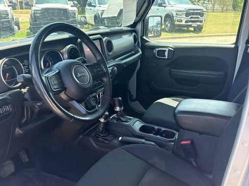 Used 2022 Jeep Wrangler Unlimited Sport AWD/4WD image 9