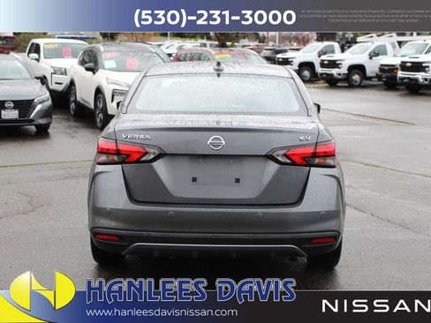 Used 2021 Nissan Versa SV image 8