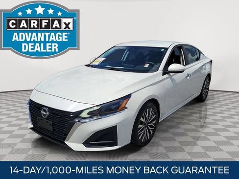 Used 2023 Nissan Altima 2.5 SV FWD image 3