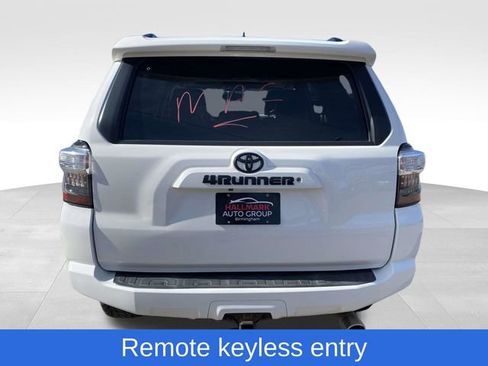 Used 2019 Toyota 4Runner SR5 Premium image 3