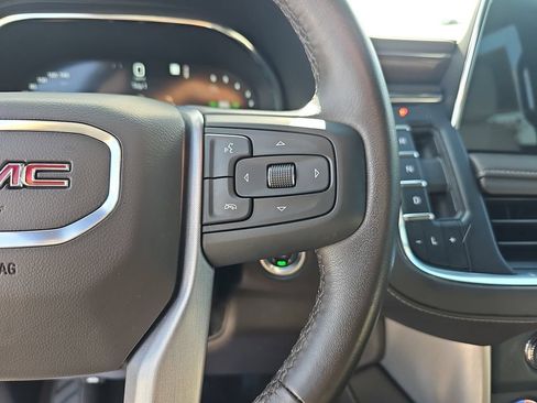 Used 2022 GMC Yukon XL SLE w/ Gmc Pro Safety Plus Package RWD image 23