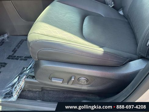 Certified 2026 Kia Carnival SX w/ SX Dark Edition Package FWD image 17